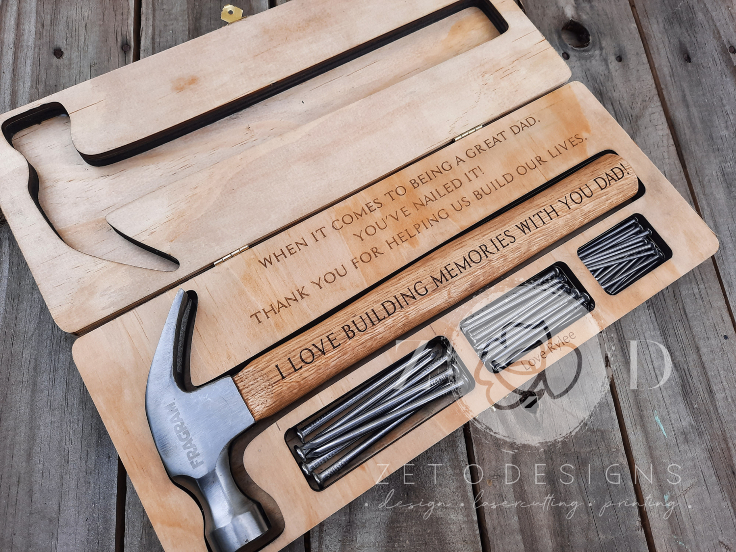 Hammer & Nails Gift Set - Custom Engraving on Wood
gifting for him
gifting to dad
custom engraving
