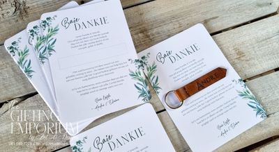 Thank you card set featuring custom printed or engraved messages, paired with an elegant leather keyring