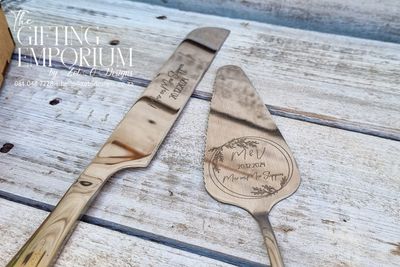 Cake Lifter and Knife Set - Custom Engraving on Stainless Steel. Perfect addition for weddings, wedding gift, rose gold cake lifter, gold cake lifter, silver cake lifter. Cake Knife 