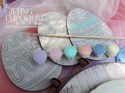 MDF Easter egg paint set, including wooden eggs and vibrant paints for DIY Easter crafts.
