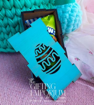 Custom wooden box for marshmallows, featuring a charming design
