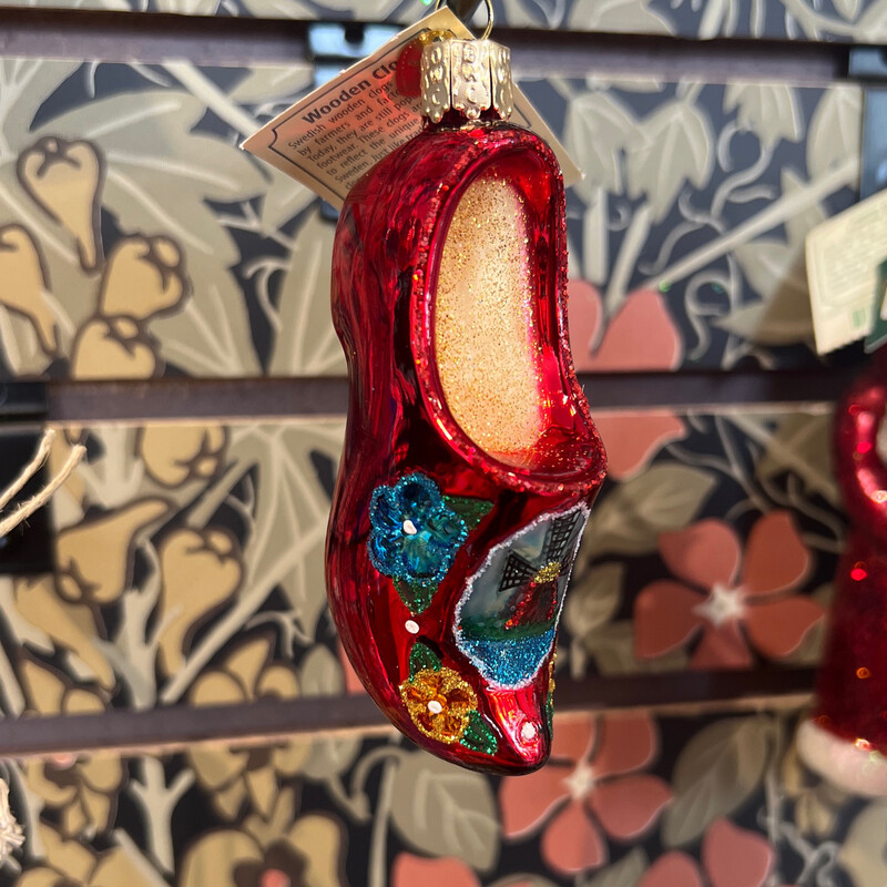 •ORNAMENT• Red Clog OWC