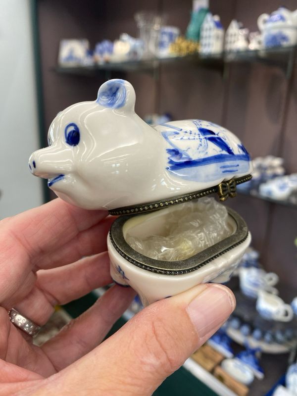 •HINGE BOX• Piggy