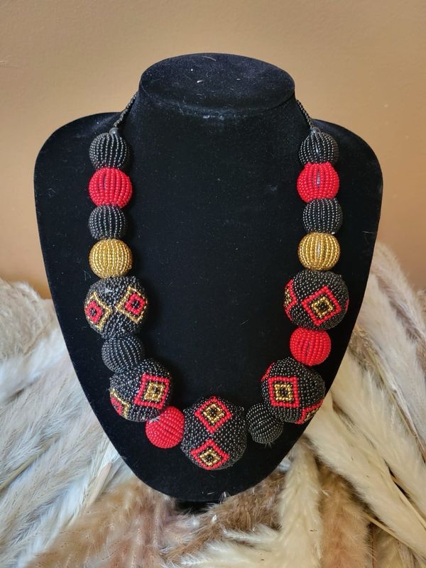 Katachi Graduated Bead Statement Necklace - BRG Katachi Graduated Bead Statement Necklace - BRG