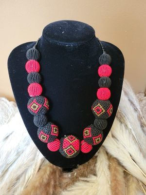 Katachi Graduated Bead Statement Necklace - BGR