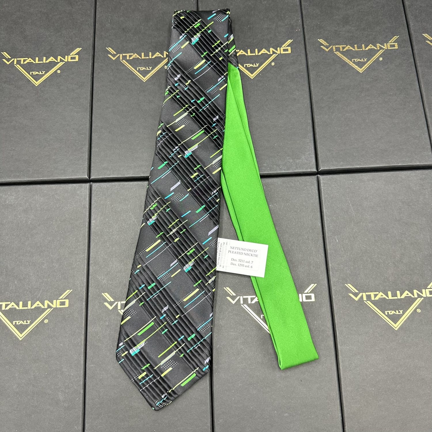 Vitaliano 16018 Custom Knot Nettuno Pleated Necktie Des 5211 col 7 Des 1293 col 6