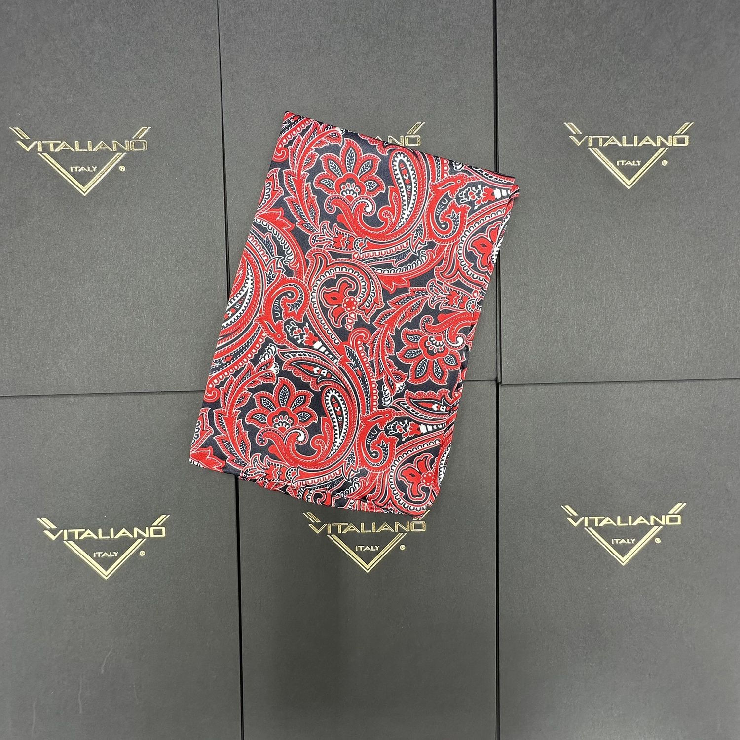 Vitaliano 15579 Handerkchief 1 of 1