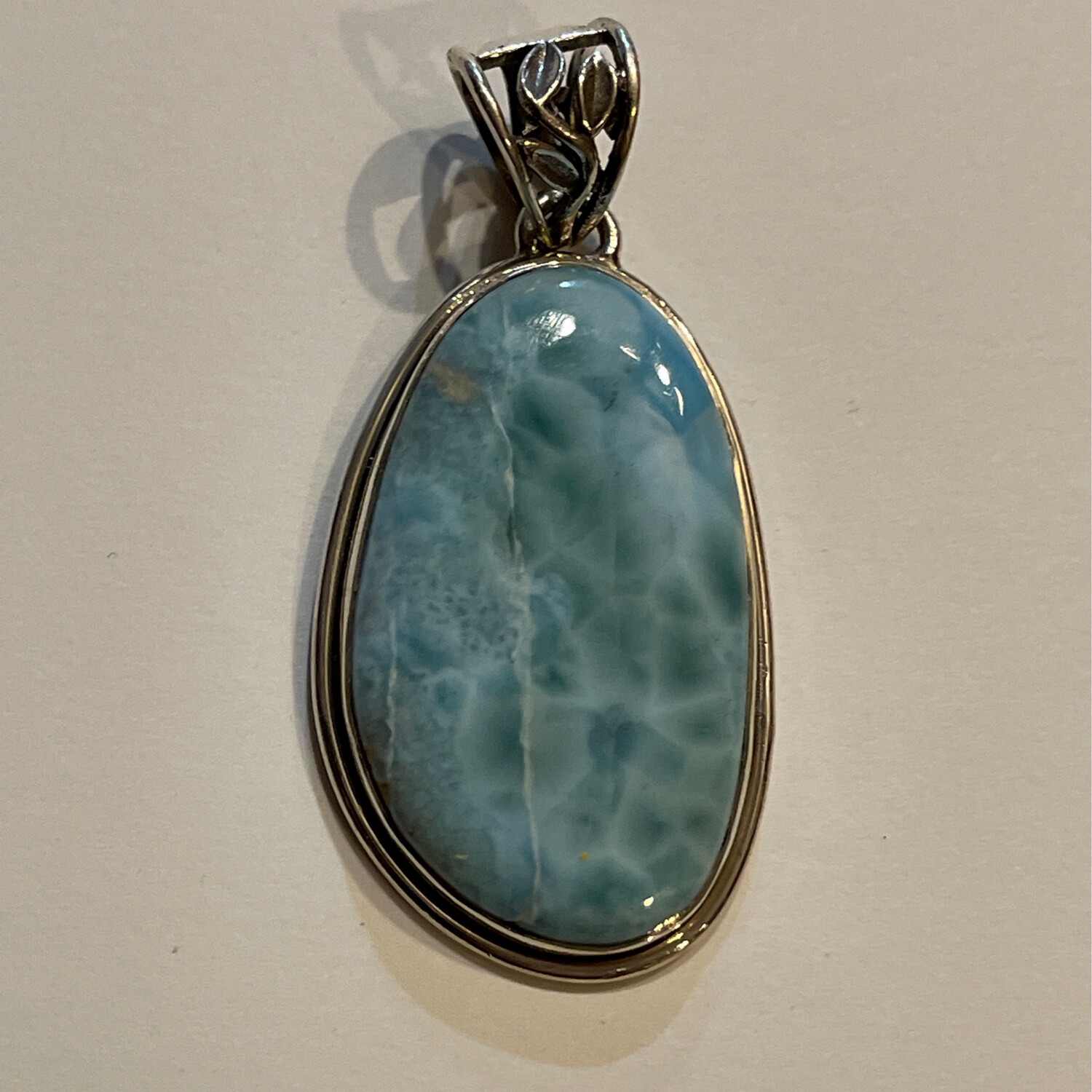 Laramar Pendant