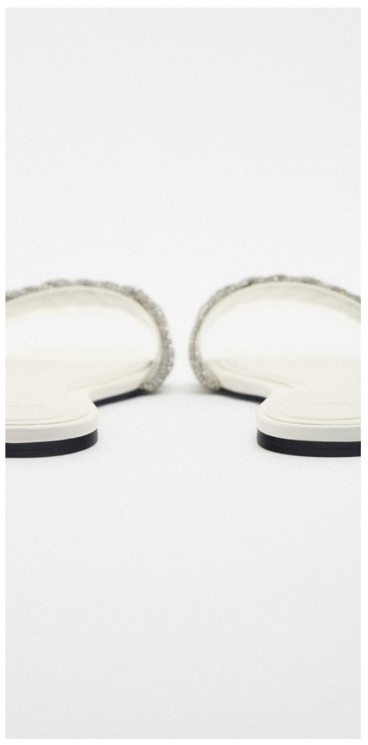 Flat sandals with rhinestones