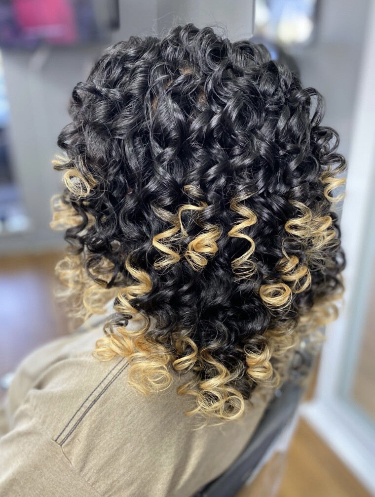 NEW Womens Curly Wig