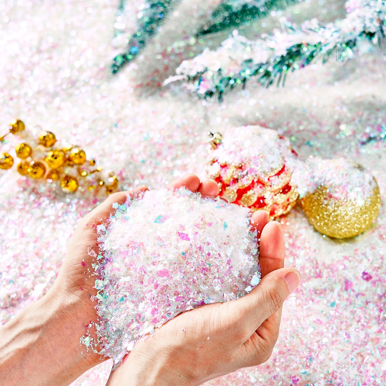 NEW Winter Snow Plastic Snowflakes Decoration