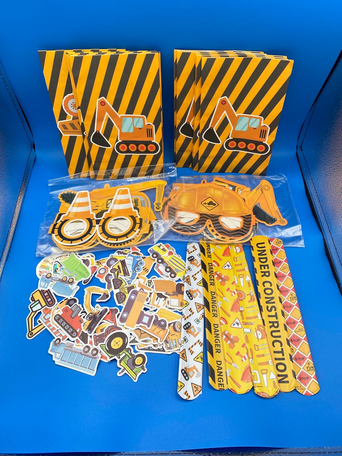 NEW Construction Party Favours for 12