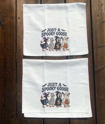 NEW 2 Pack Halloween Kitchen Towels