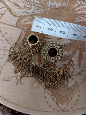 Brass scarab tunnels