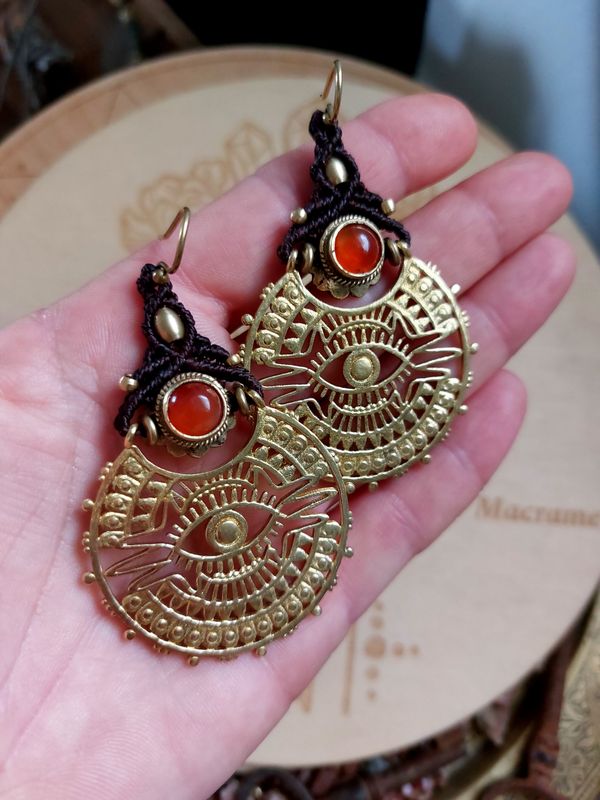 Golden eye earrings carnelian