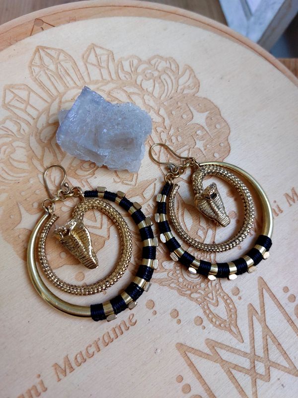 Cobra hoop earrings black