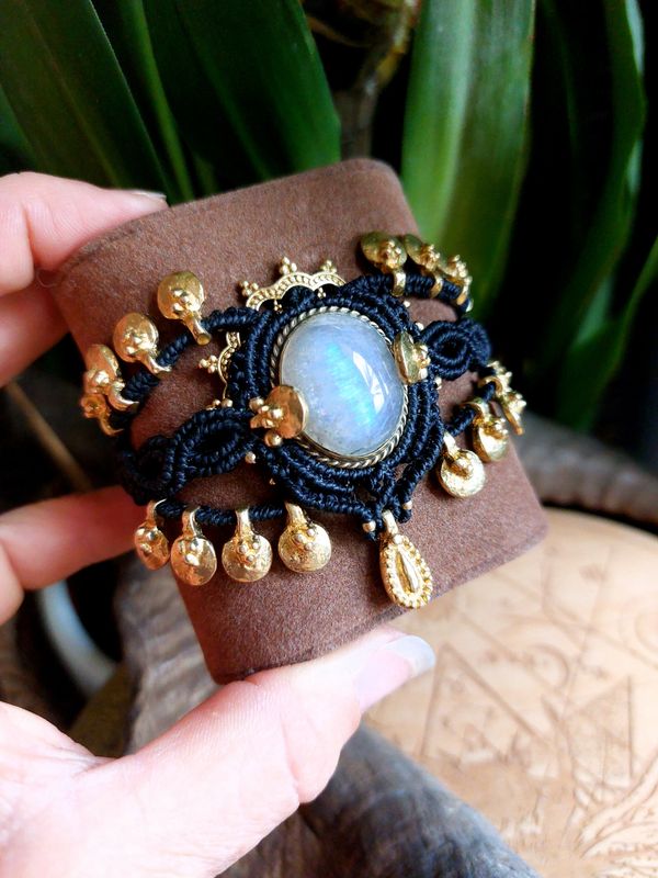 Chunky black bracelet