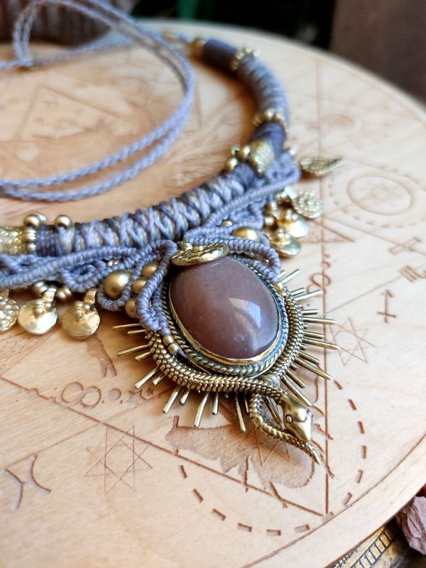 Necklace peach moonstone 