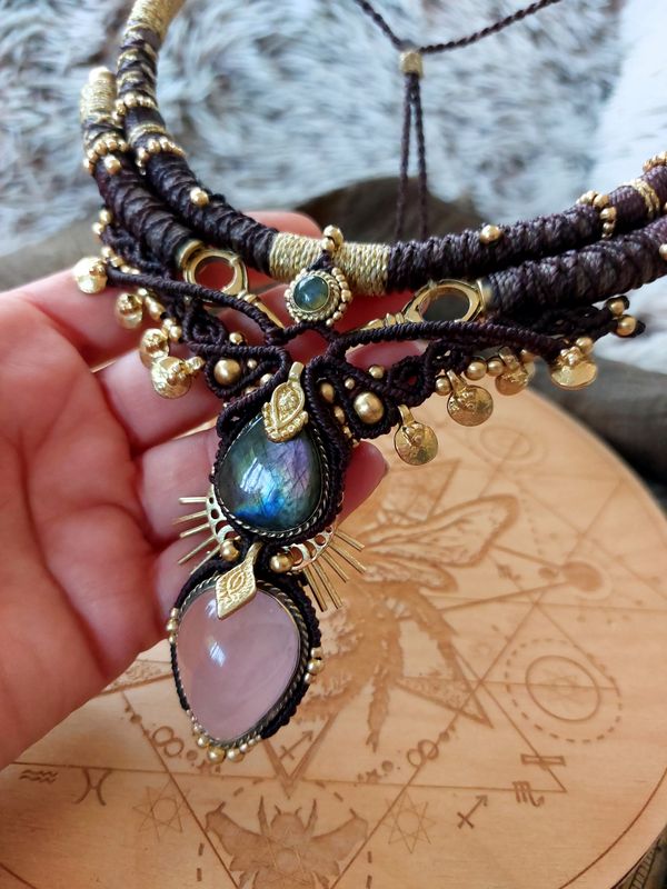 Mystic roots necklace 