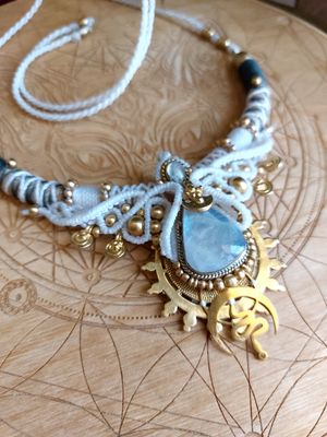 Moonstone necklace white