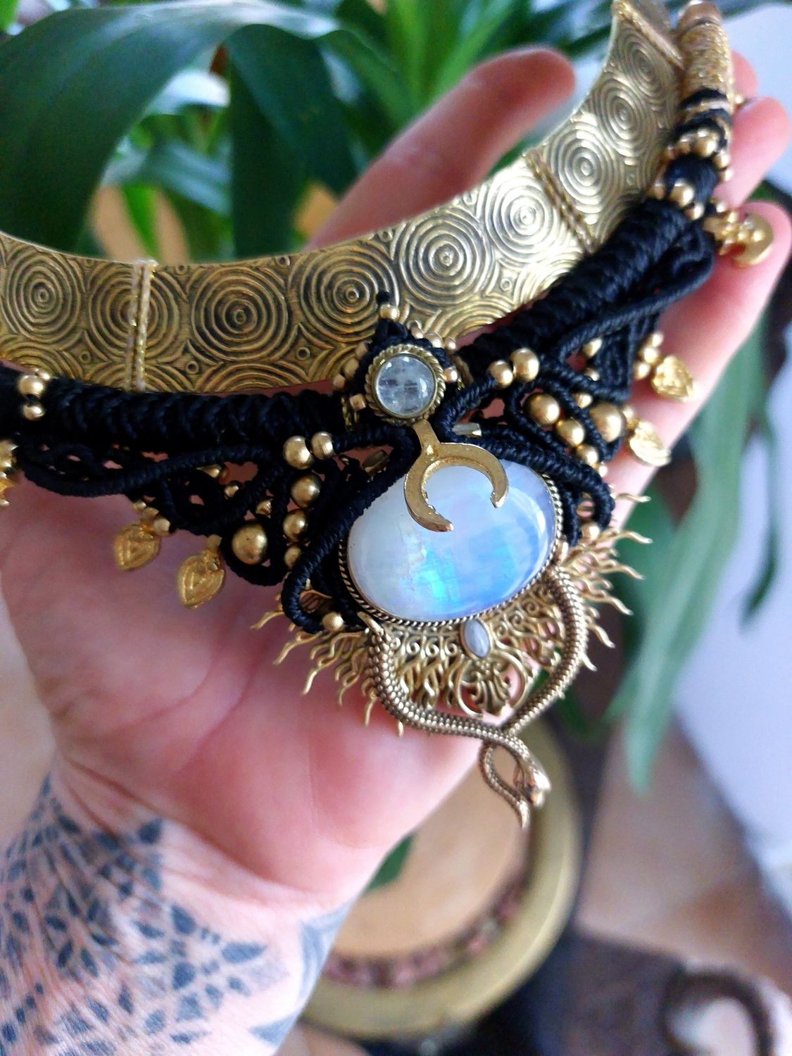 Choker rainbow moonstone 