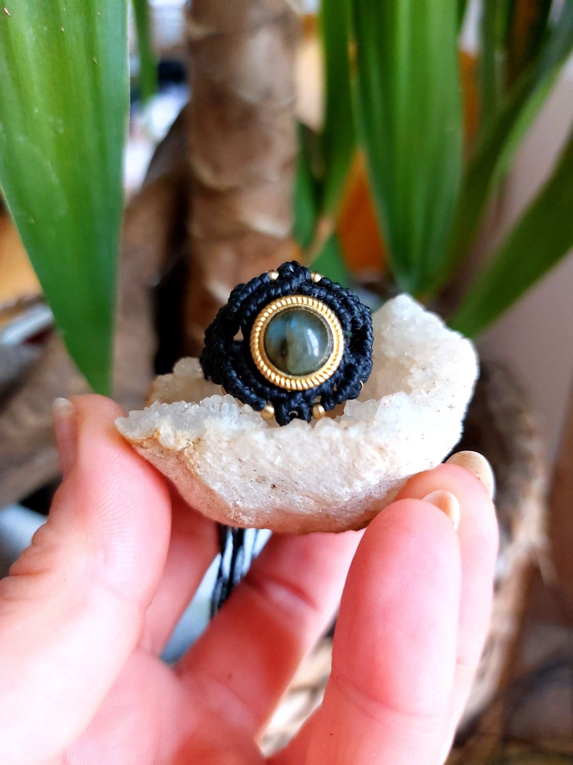 Labradorite macrame ring 