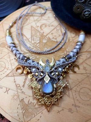 Lunara necklace 