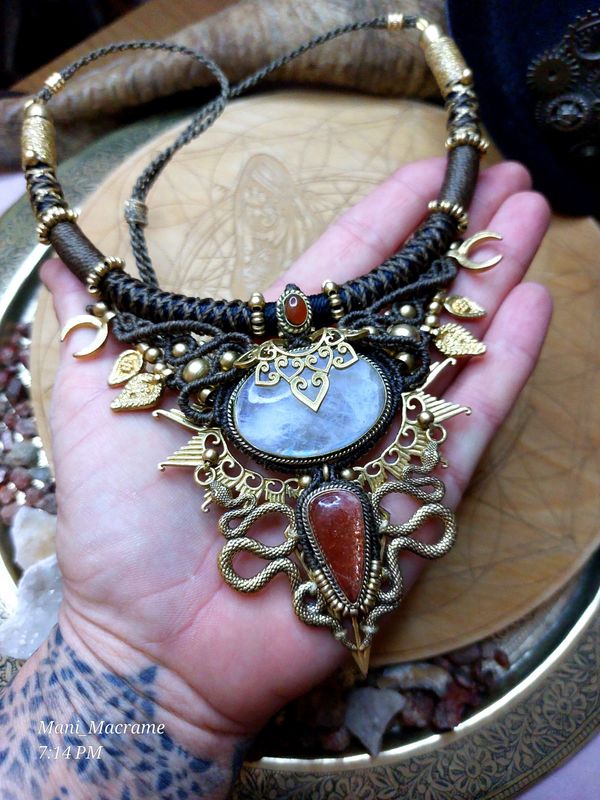Eclipse serpent necklace 
