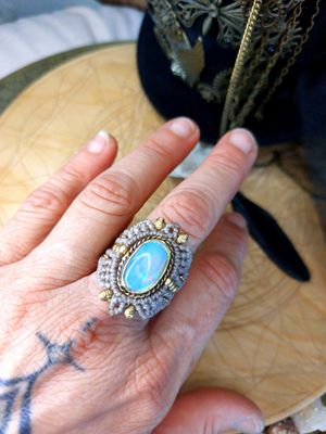 Opal ring grey