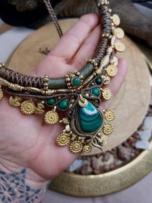 Golden forest malachite necklace 