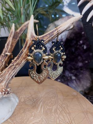 Moonfang Labradorite Earrings