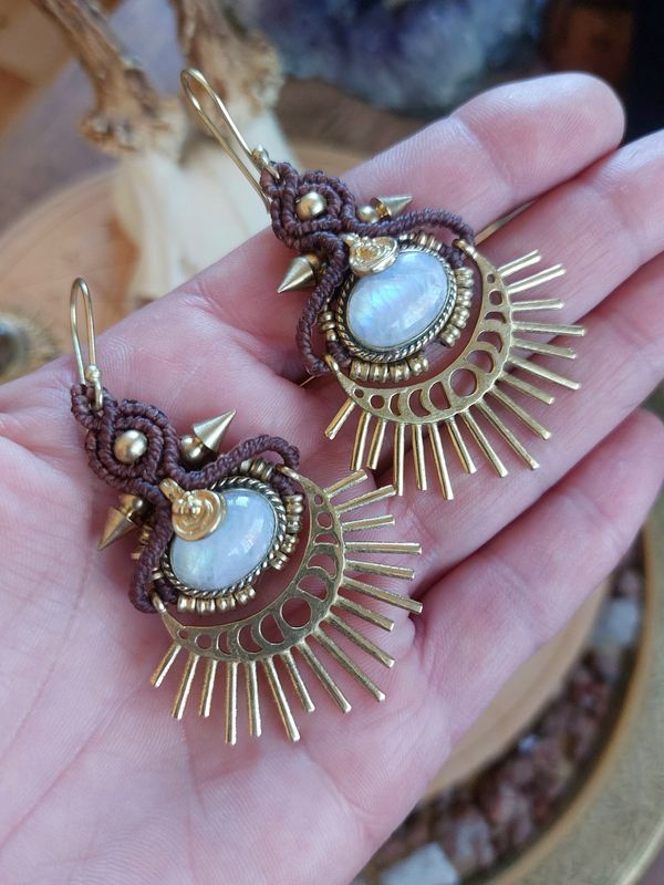 Moonlit halo earrings