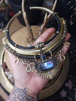 Eclipse serpent choker