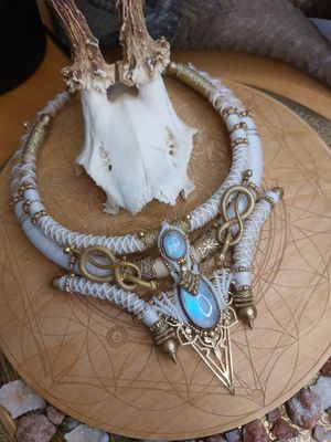 Lunar Oracle choker