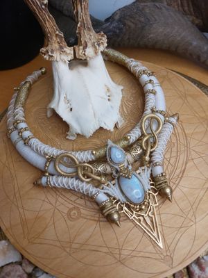 Lunar Oracle Choker