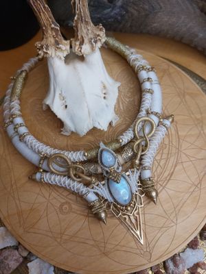 Lunar Oracle Choker