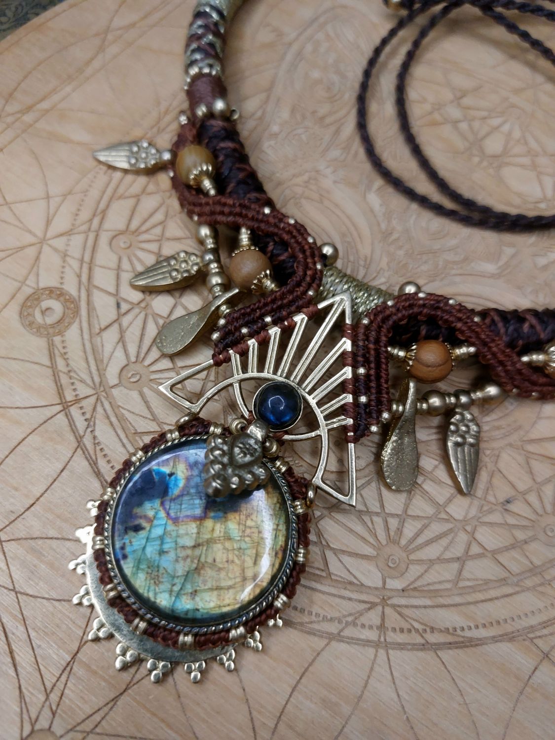 Golden vision necklace