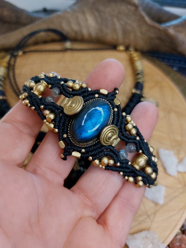 Aurora eclipse bracelet 