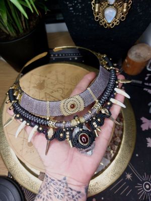 Blood Moon Raven Chalice choker