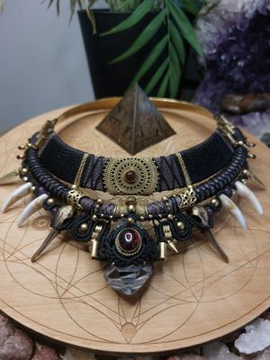 Blood Moon Raven Chalice choker