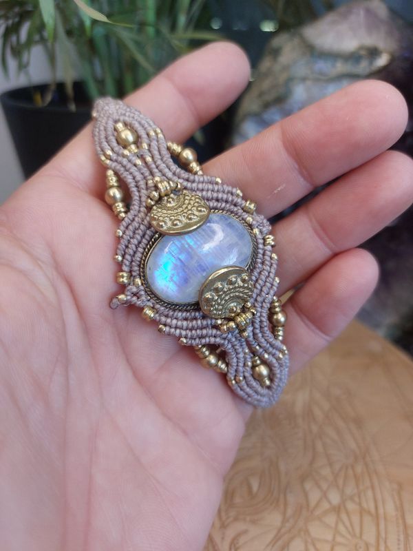 Moonveil cuff
