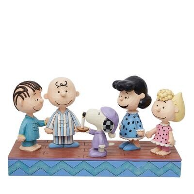 Peanuts gang in Christmas PJ&#39;s By Jim Shore Peanuts *SHIPS WITHIN 14 DAYS*