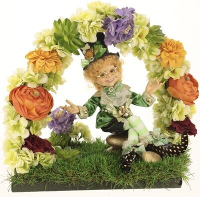 LEPRECHAUN ARANGMENT By: Mark Roberts St. Patty&#39;s Day Collection *SHIPS WITHIN 15 DAYS*