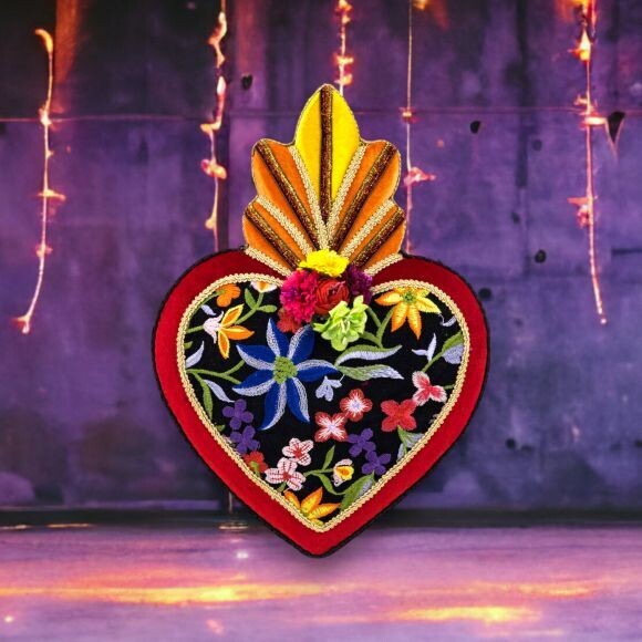 14&quot; Day Of The Dead Heart Halloween Decor NEW 2024