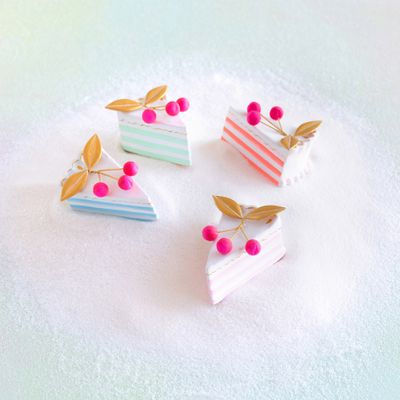French Cake Slice Ornaments Set Of 4 Christmas Decor Glitterville *SHIPS WITHIN 10 DAYS* NEW 2025
