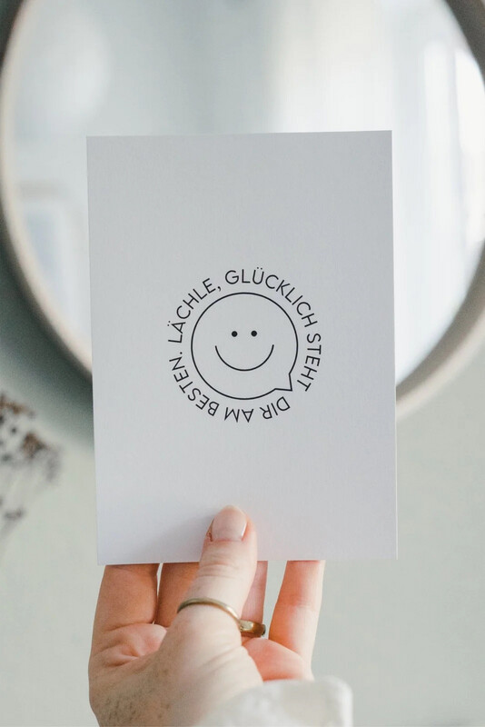 Lächle, glücklich steht Dir Postkarte 