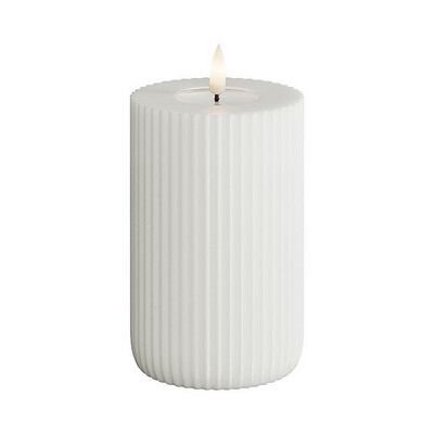 Weiße gerillte Kerze 7,5 x 12,5 cm