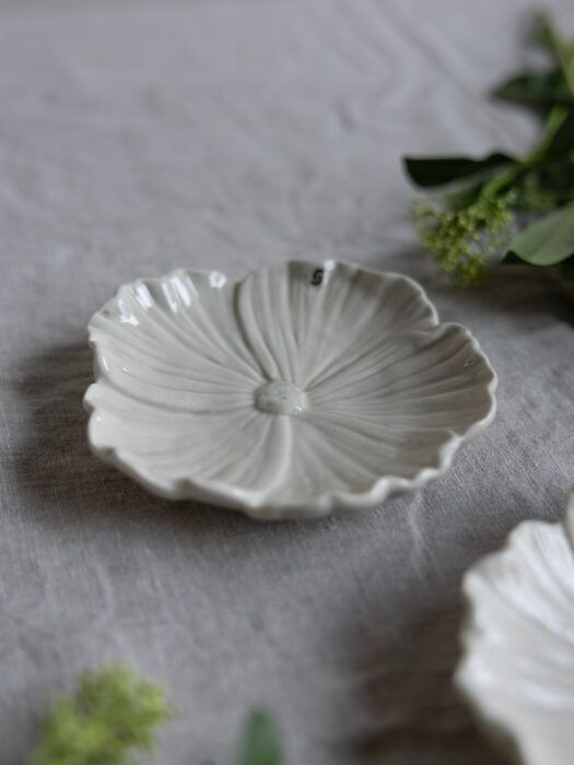 BLOMSTER Small beige tray