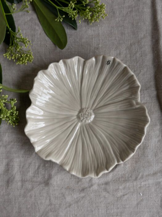 BLOMSTER Large beige tray