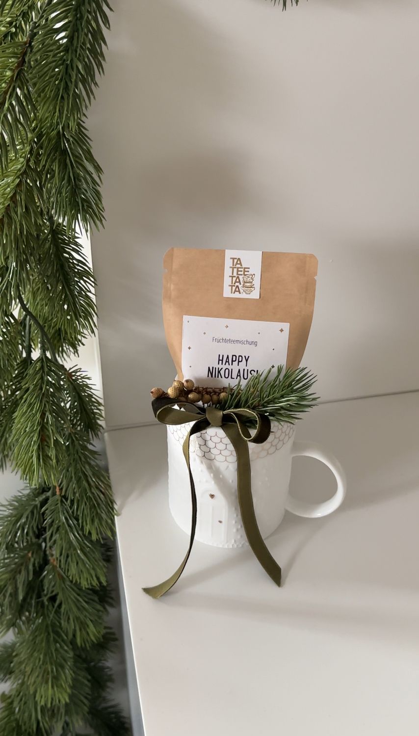 Haustasse Lebkuchen mit Tee und Deko